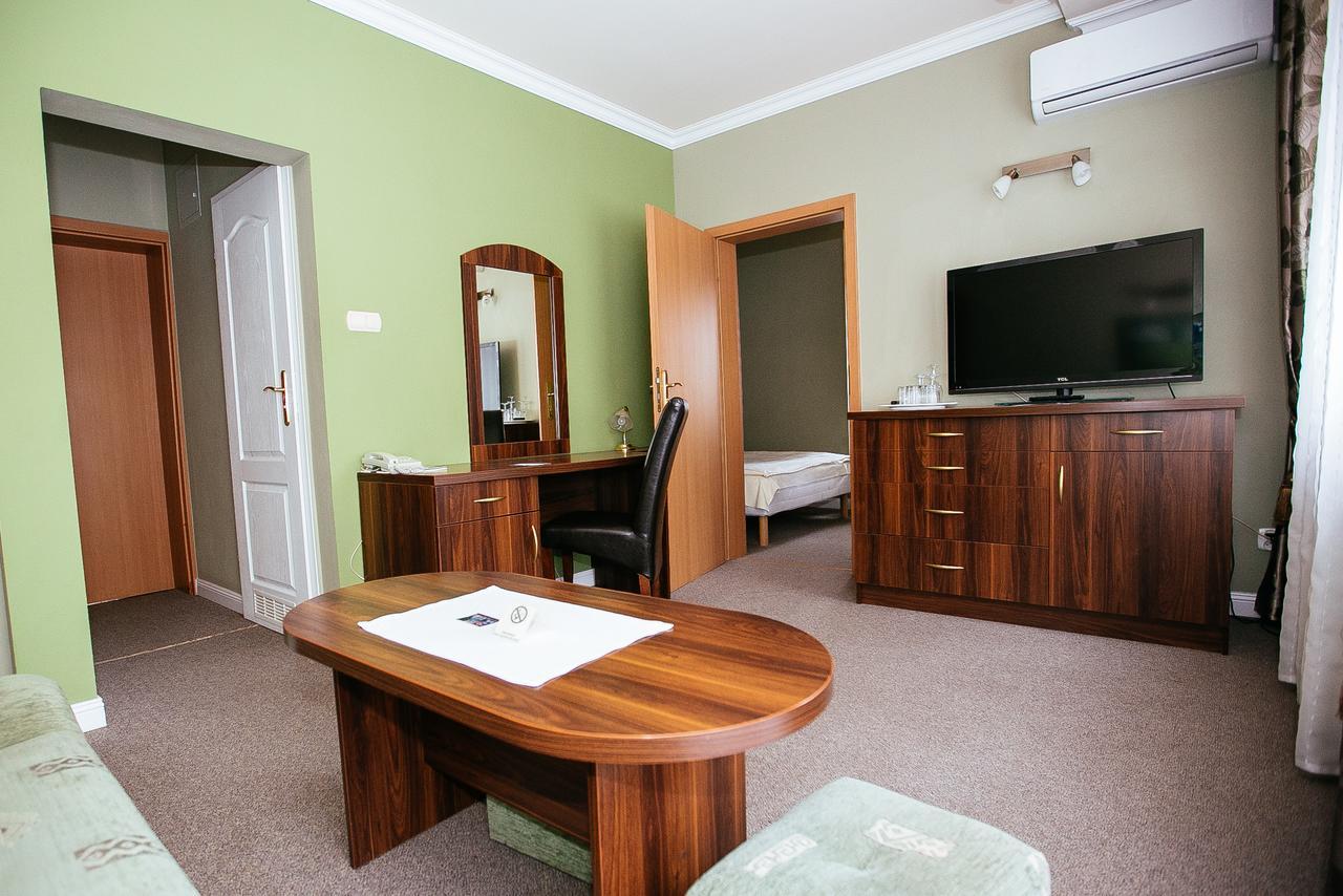 Dom Nad Rzeka Hotel Skwierzyna Exterior foto